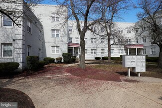 912 Barnaby St SE Unit 302, Washington, DC 20032