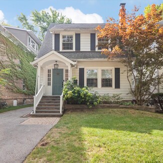 2020 Colfax St, Evanston, IL 60201