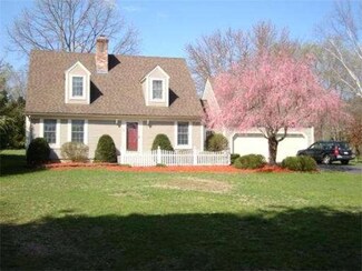 3 Valley View Ln, South Deerfield, MA 01373