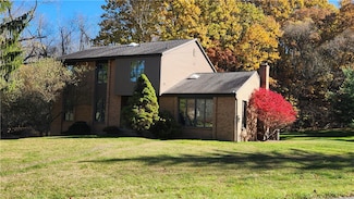 107 Spring Hollow Dr, Apollo, PA 15613