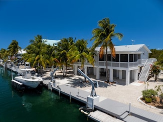 182 E Cahill Ct, Big Pine Key, FL 33043