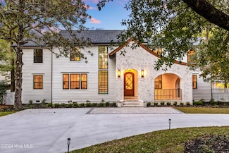 2111 Oleander Dr, Wilmington, NC 28403