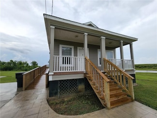 113 W Gulf Dr, Buras, LA 70041