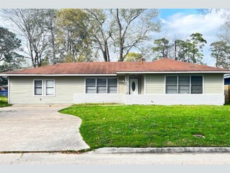 5450 Dewberry Ln, Beaumont, TX 77708