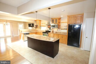 5714 Nevada St, Berwyn Heights, MD 20740