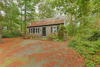 11 Shallow Pond Ln, East Falmouth, MA 02536