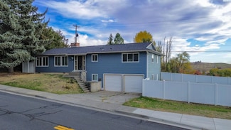 215 SE Crestview St, Pullman, WA 99163