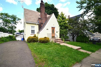 53 Park Ave, Maywood, NJ 07607