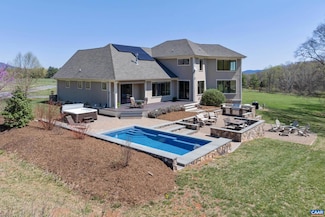 1887 Tanbark Dr, Afton, VA 22920