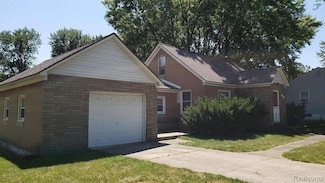 2111 W 14 Mile Rd, Royal Oak, MI 48073
