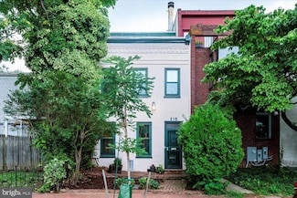 210 13th St SE, Washington, DC 20003