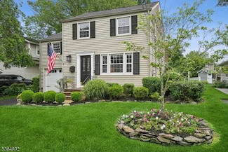 58 N Summit Ave, Chatham, NJ 07928