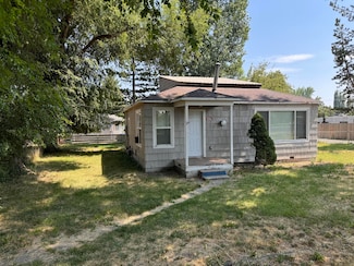 1827 Summers Ln, Klamath Falls, OR 97603