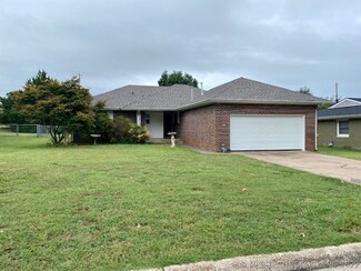 1612 Park Ln, Okmulgee, OK 74447