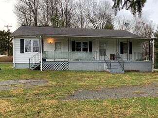 795 Old Nicholas Rd, Mount Nebo, WV 26679