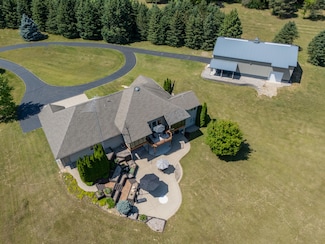10303 S 34th St, Vicksburg, MI 49097