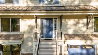 401 Stickney Ridge Rd, Grand Haven, MI 49417