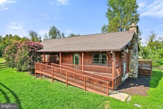 35075 Bloomfield Rd, Round Hill, VA 20141
