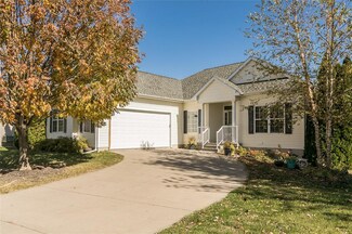 225 16th Avenue Ct, Hiawatha, IA 52233