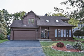 7 Fieldstone Ln, West Henrietta, NY 14586
