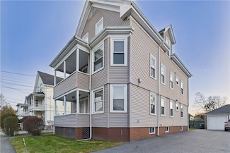 18 Glenwood Ave, Cranston, RI 02910