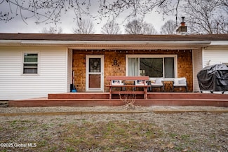 667 Ashgrove Rd, Cambridge, NY 12816