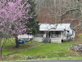 3428 Case Knife Rd, Pulaski, VA 24301