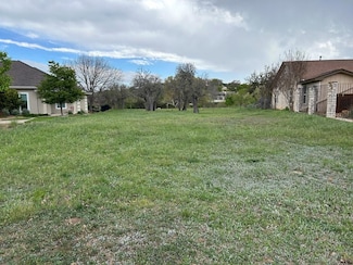 737 Oakland Hills Ln, Kerrville, TX 78028
