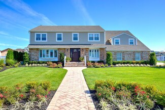 16 Gull Point Rd, Monmouth Beach, NJ 07750