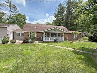 960 Grandview Rd, Daniels, WV 25832