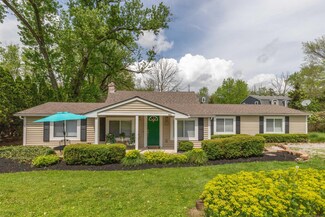 40 E Wyandotte Dr, Powell, OH 43065