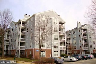 3176 Summit Square Dr Unit 4-D7, Oakton, VA 22124