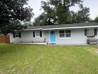 430 Virginia St, Bronson, FL 32621