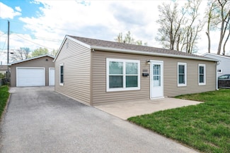 1203 Hiatt St, Carter Lake, IA 51510