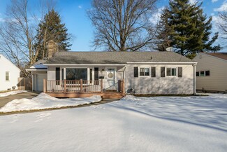 1821 Bloomfield Ave, Kalamazoo, MI 49001