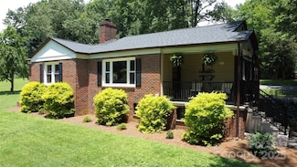 107 Byrd St, Morganton, NC 28655