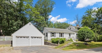 1 Maple Ave, Hampstead, NH 03841