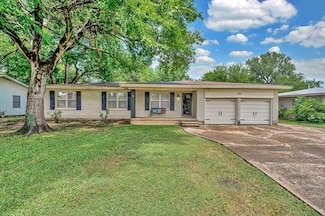 145 Darden Dr, Robinson, TX 76706