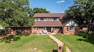 2119 Prestonwood Dr, Arlington, TX 76012