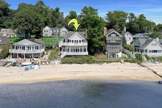 27 Argyle Dr, Northport, NY 11768