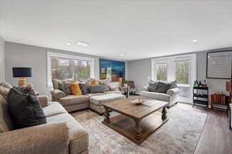 5 Dyer St, Rockland, MA 02370