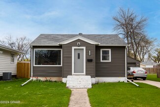 1920 10th Ave N, Grand Forks, ND 58203