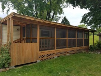37 Maple Grove Ave, Jefferson, WI 53549