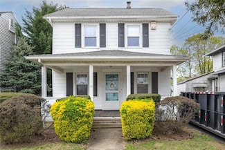 106 Sycamore St, West Hempstead, NY 11552