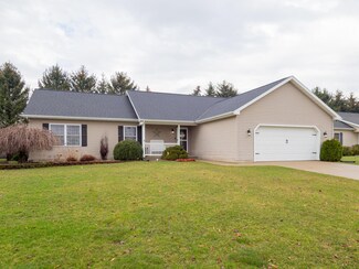 1134 Meadowsweet Ln, Vicksburg, MI 49097