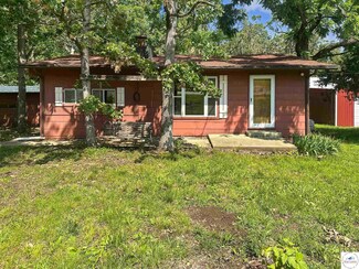 26636 Carefree Ln, Warsaw, MO 65355