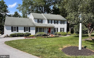 223 Country Gate Rd, Wayne, PA 19087