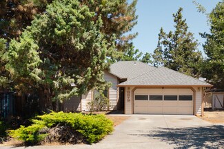 2072 NE Veronica Ln, Bend, OR 97701