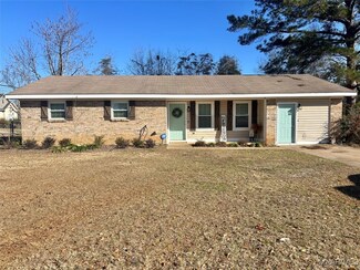 101 Chaney St, Enterprise, AL 36330