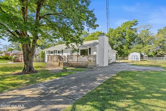 1121 River St, Jacksonville, NC 28540